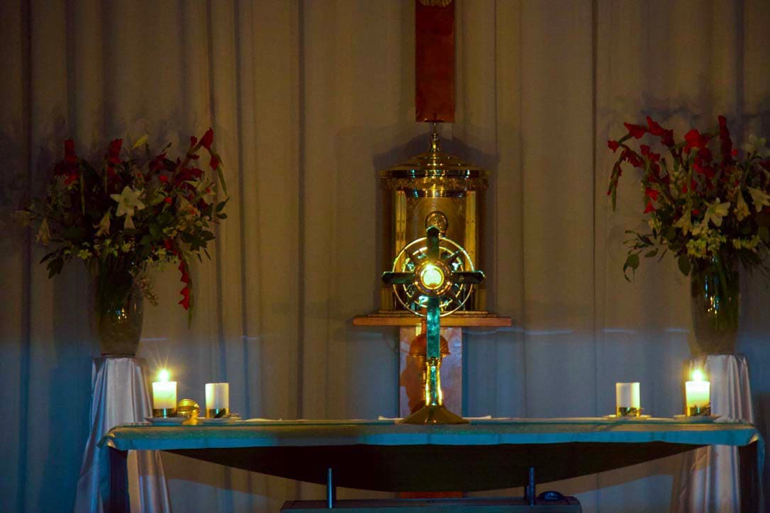 Nye Midnight Mass 31 Dec