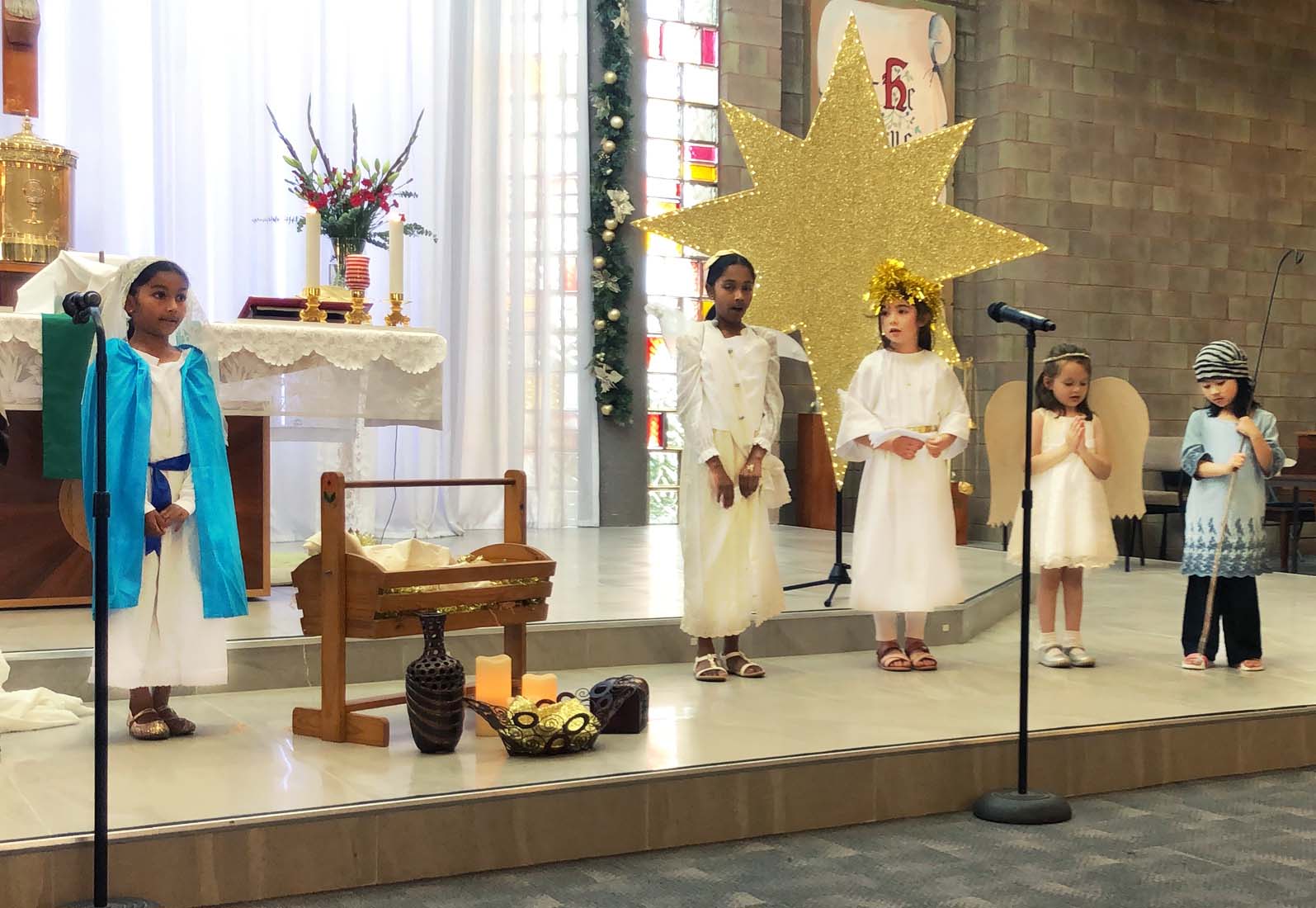 Christmas Family Mass 24 December - Photo 11