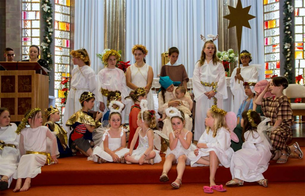 Christmas Family Mass - Photo 32