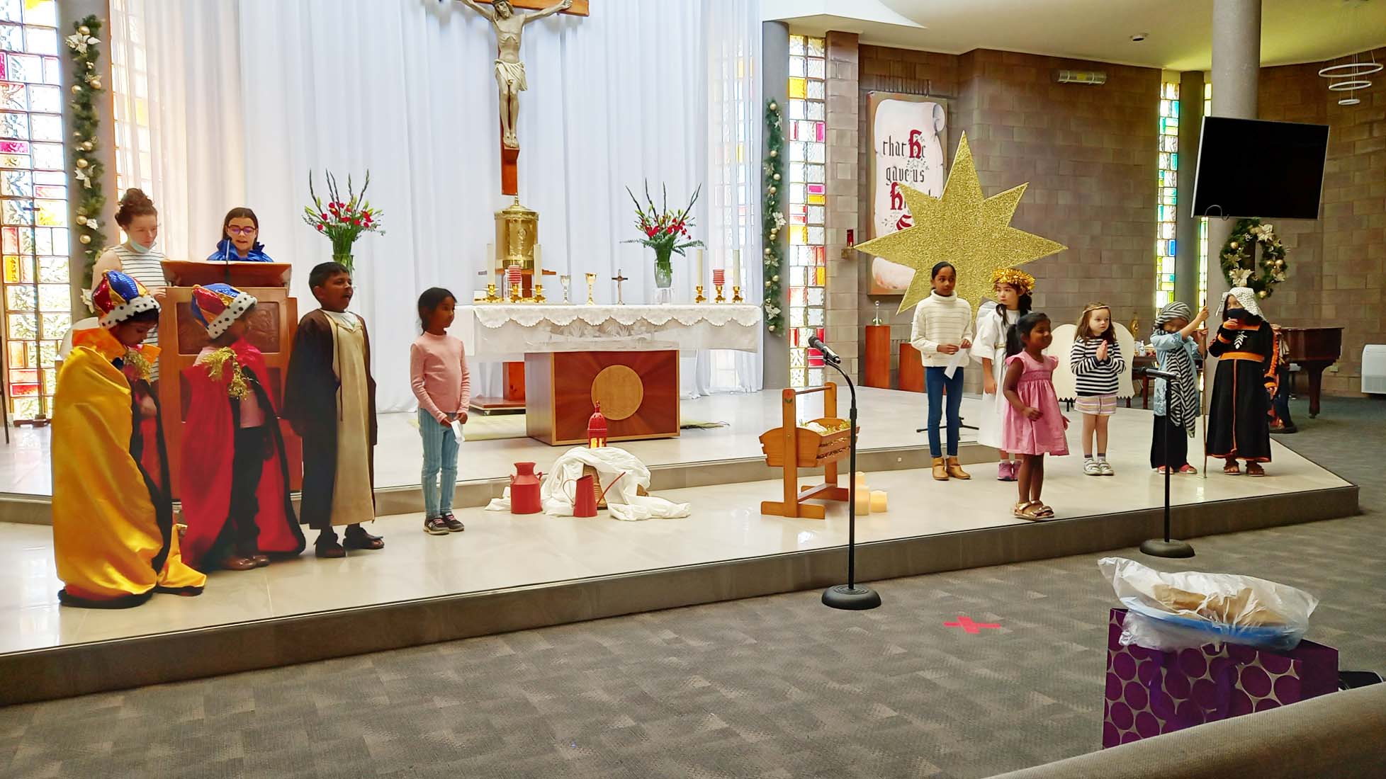 Christmas Family Mass 24 December - Photo 28