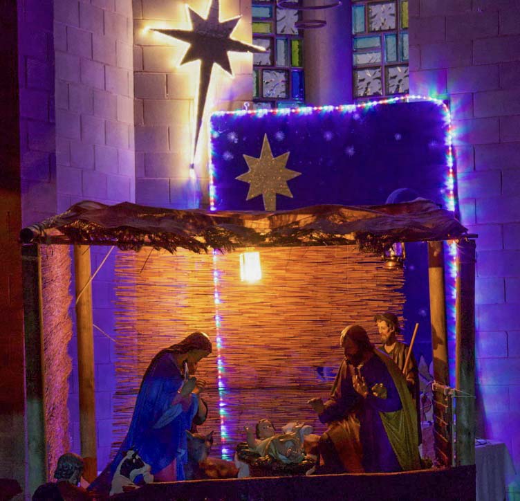 Christmas Family Mass 24 Dec - Photo 43