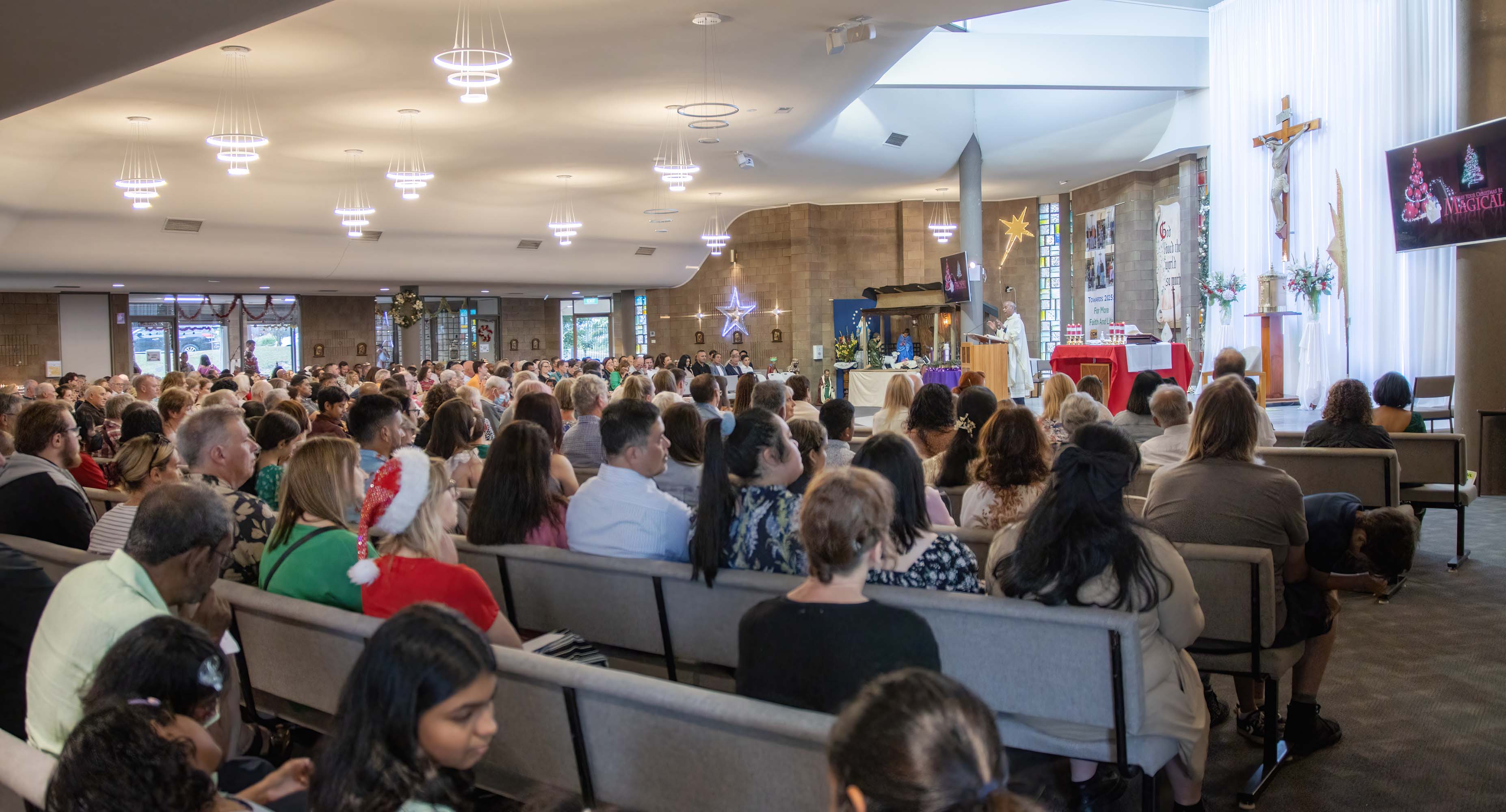 Christmas Family Mass 24 December - Photo 30