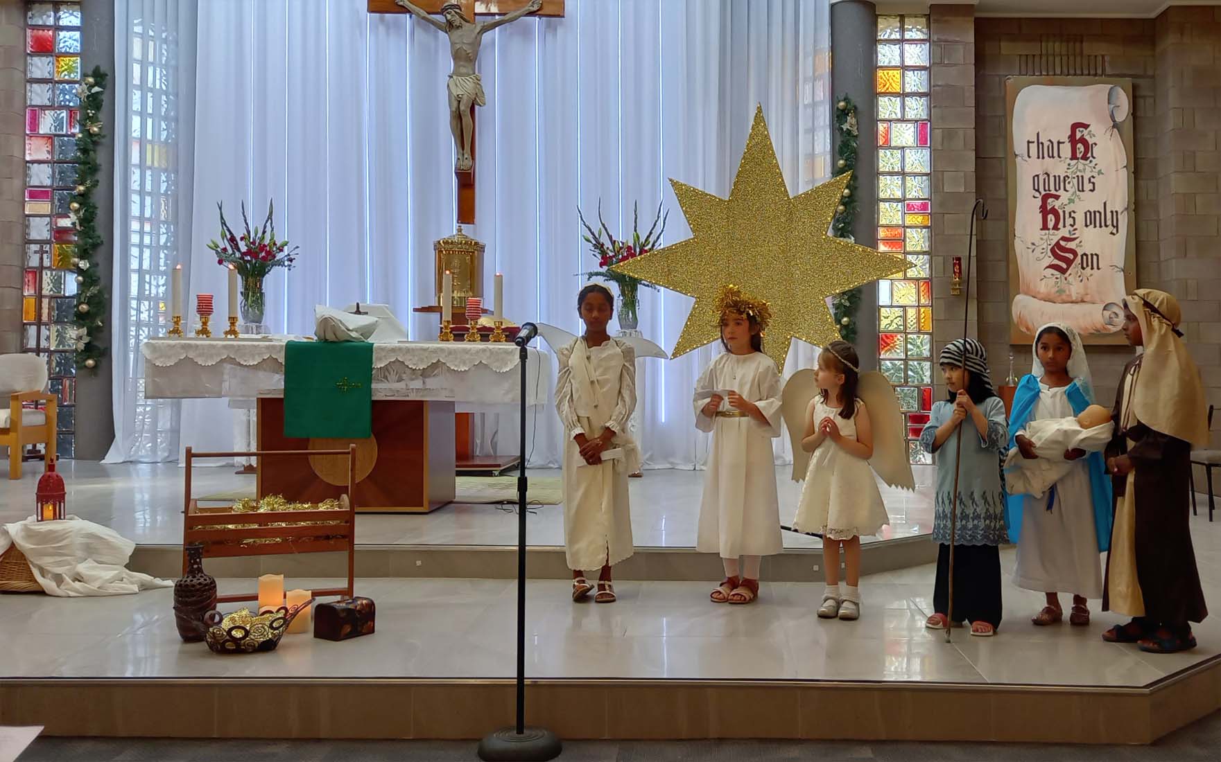 Christmas Family Mass 24 December - Photo 23