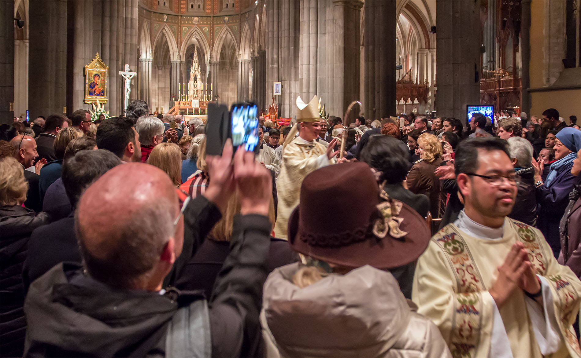 Archbishop Peter Comensoli Reception Mass 1 Aug - Photo 1