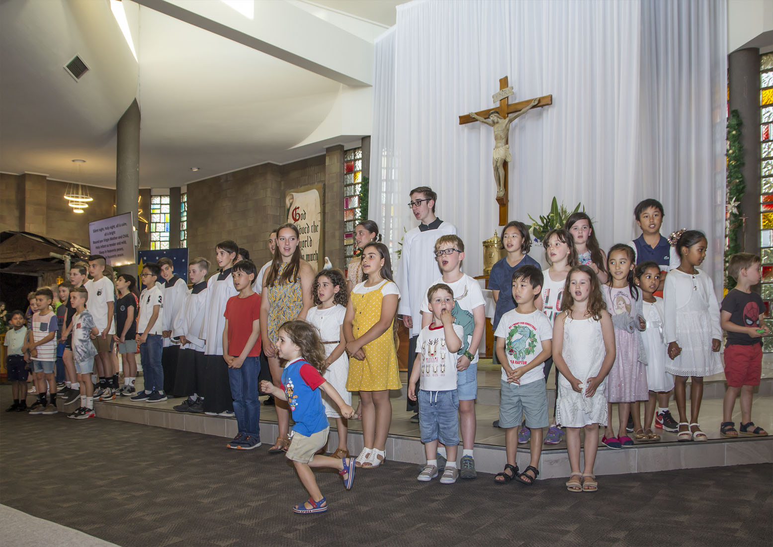 Christmas Family Mass 24 December - Photo 6