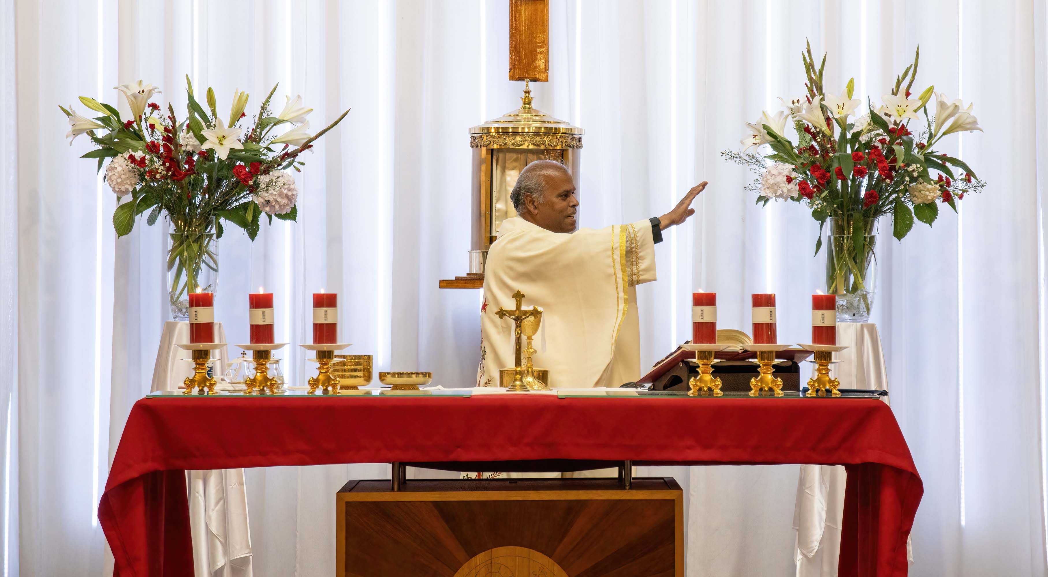 Christmas Family Mass 24 December - Photo 3