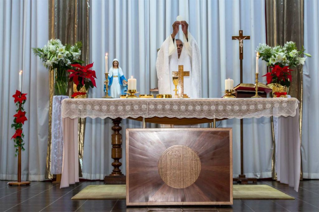 Christmas Family Mass - Photo 17