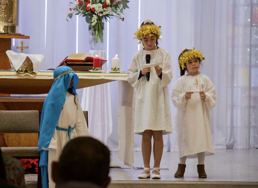 Christmas Family Mass 24 Dec - Photo 47