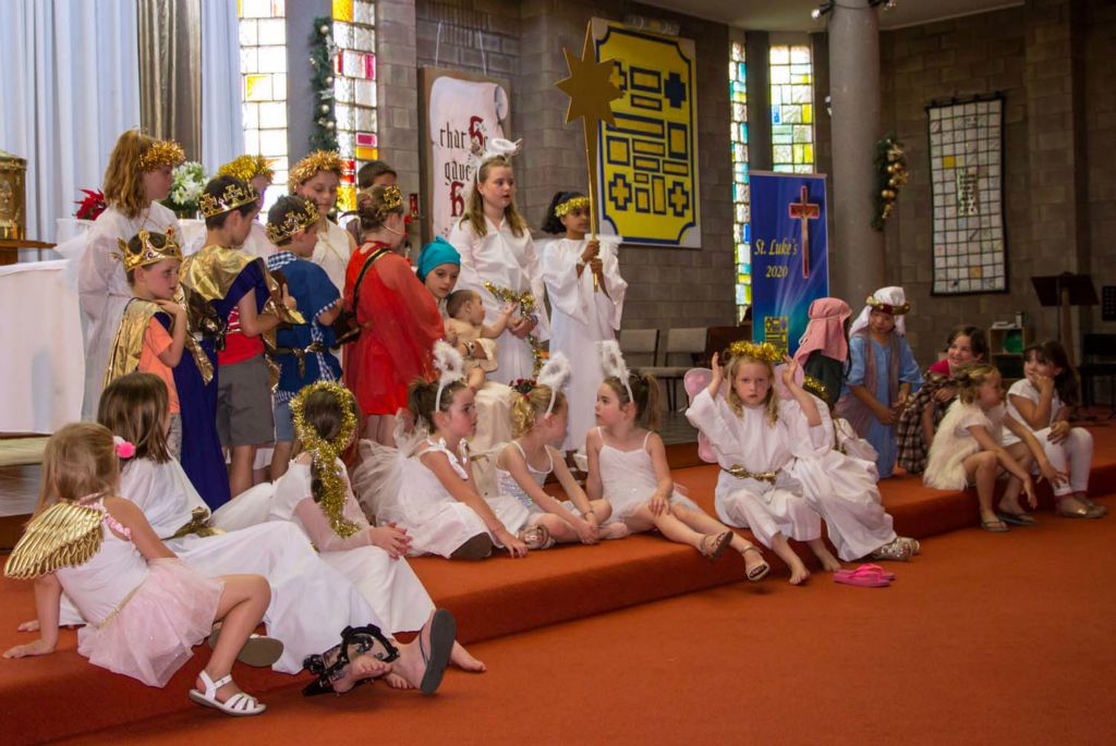 Christmas Family Mass - Photo 36