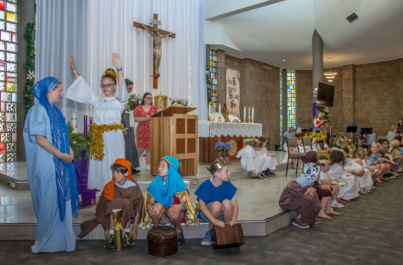 Christmas Family Mass 24 Dec - Photo 41