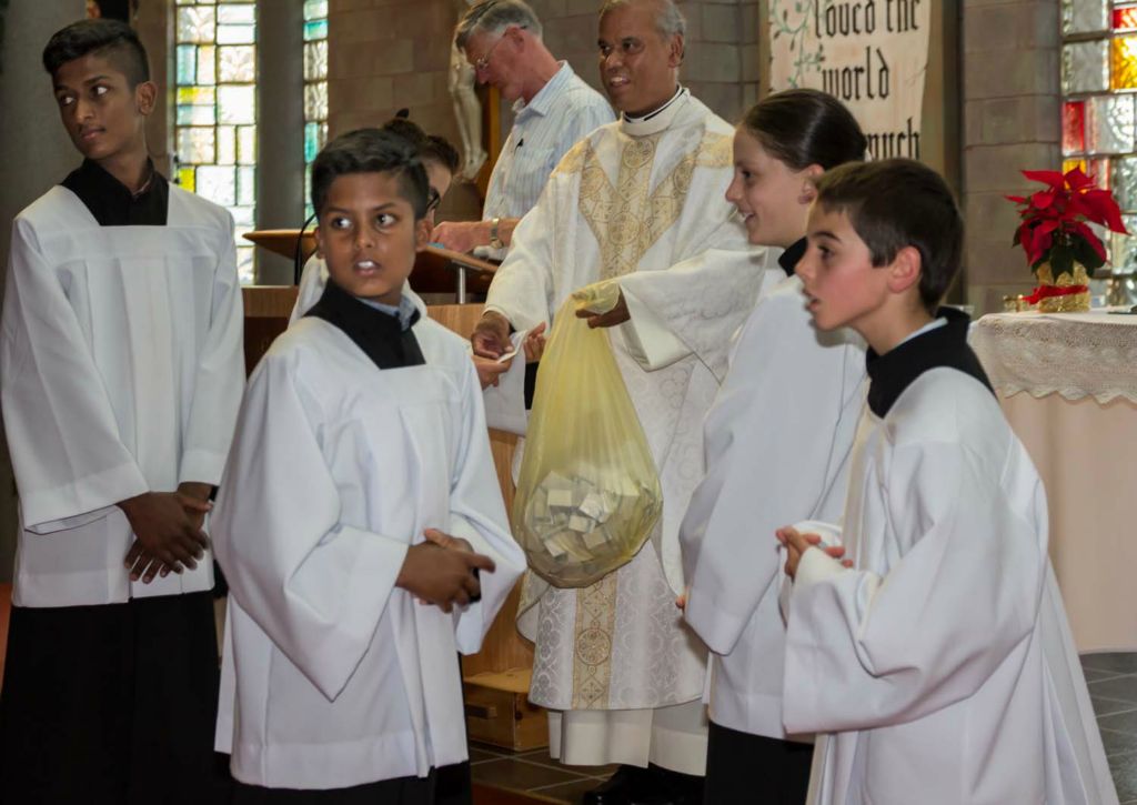 Christmas Family Mass - Photo 1