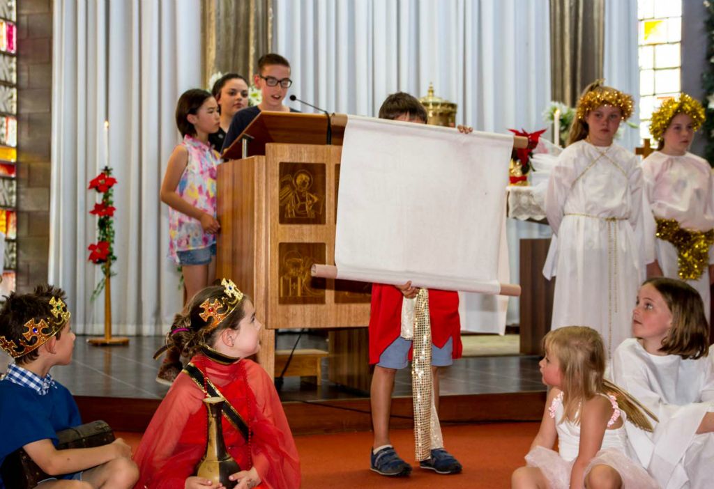 Christmas Family Mass - Photo 40