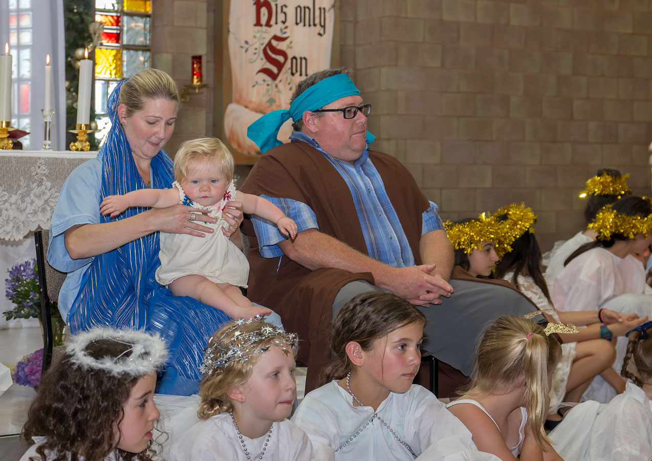 Christmas Family Mass 24 Dec - Photo 37